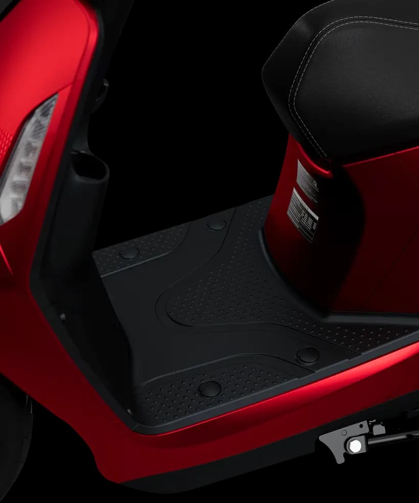 Detail pijakan kaki VinFast Evo